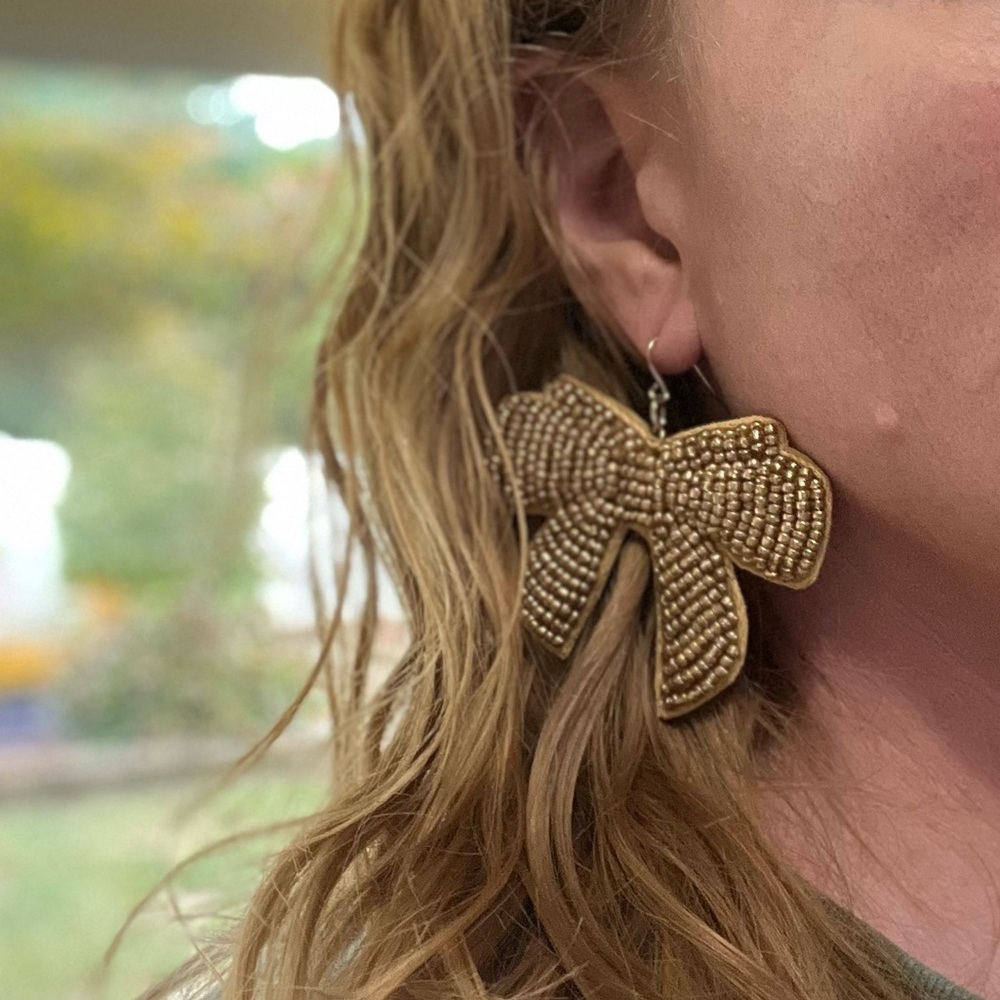 Gold bow earrings​